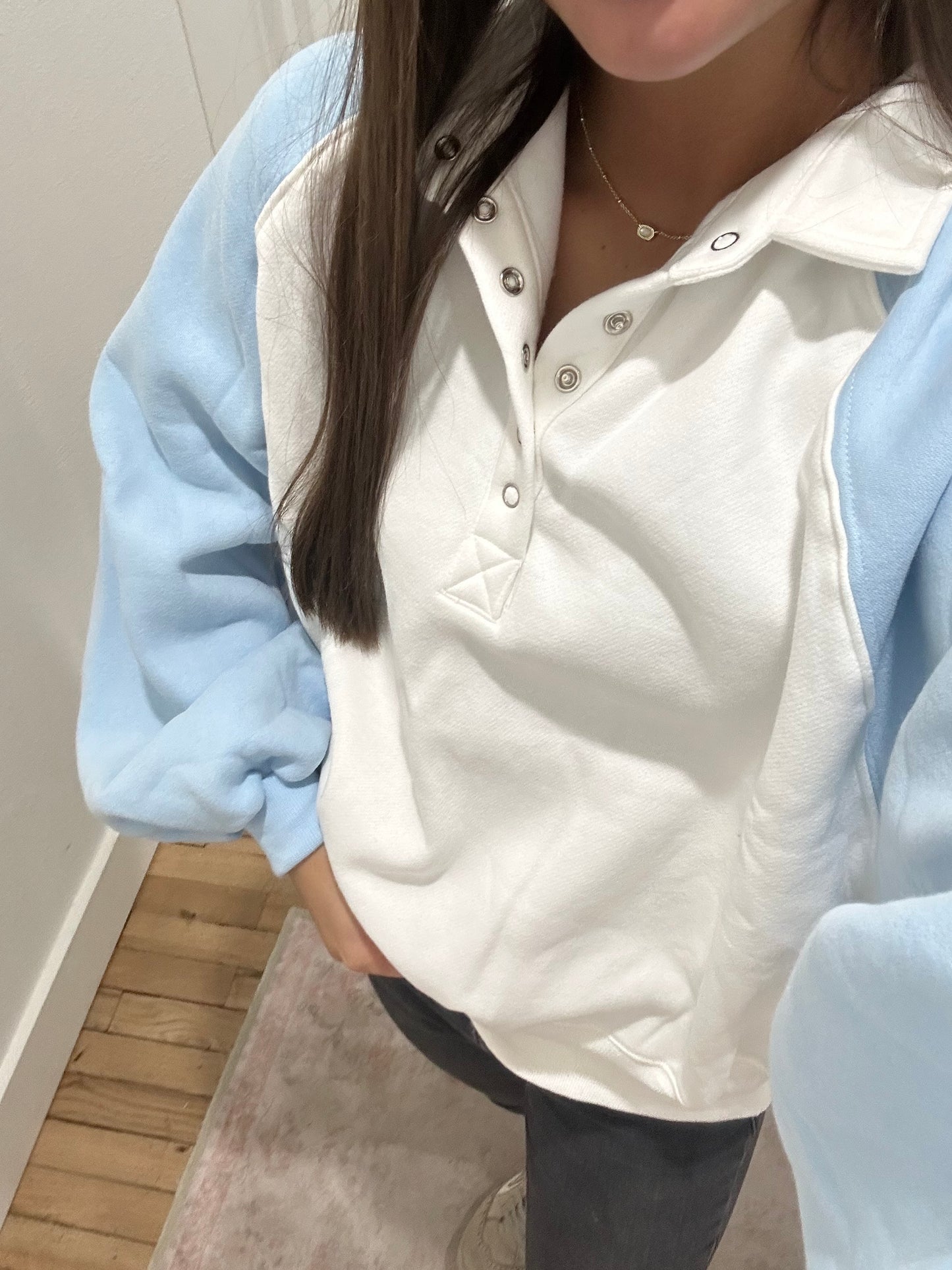 piper snap button sweatshirt sky blue/white