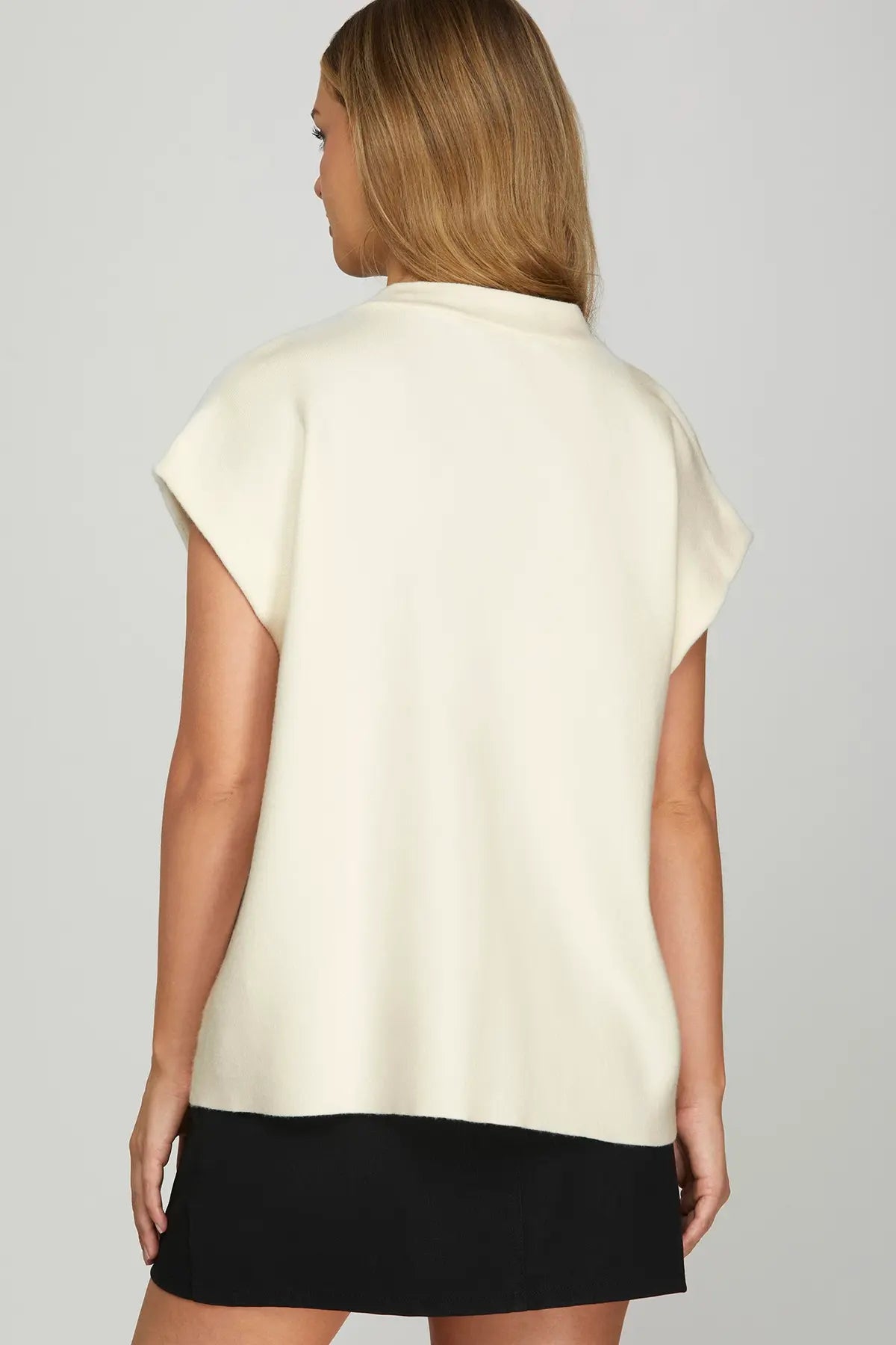 SINGLE BUTTON SWEATER VEST