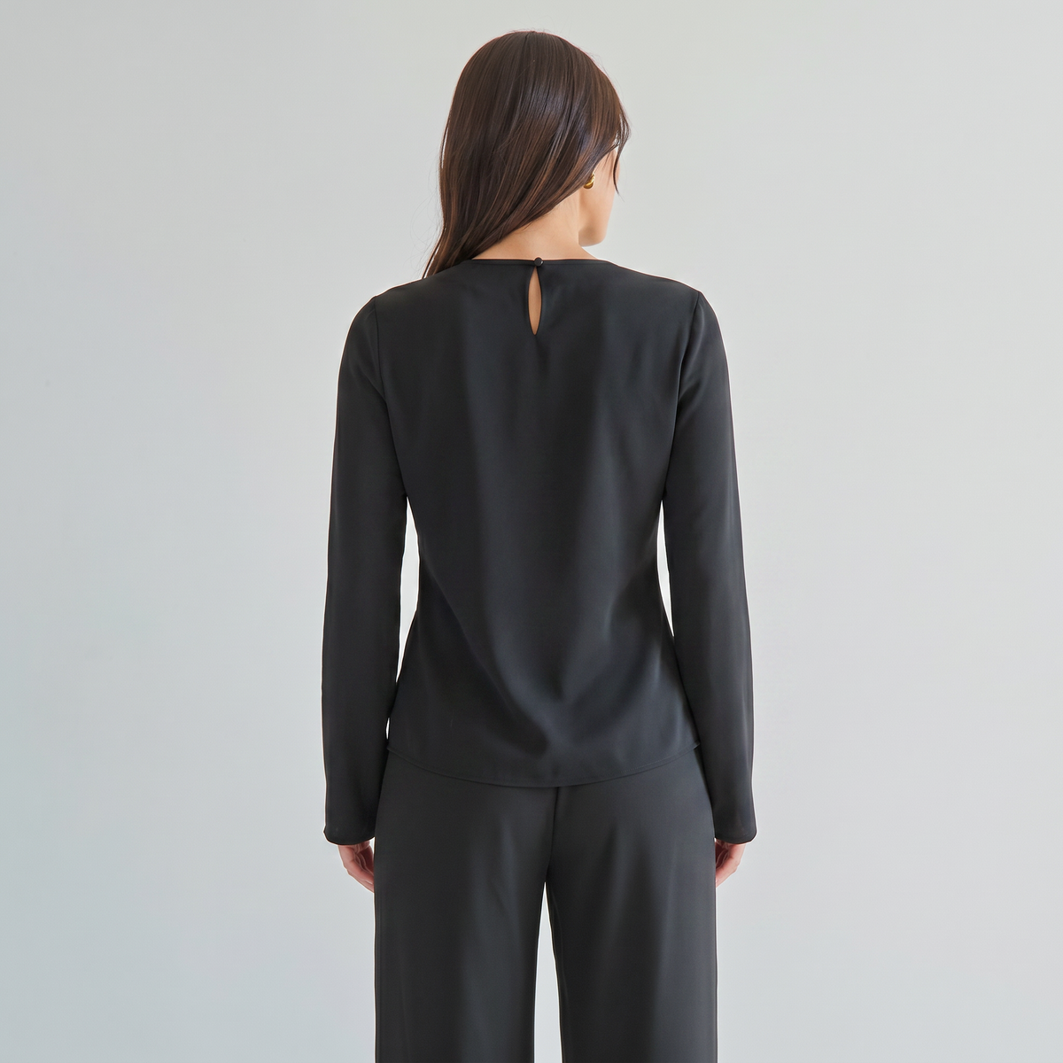 AT3536 Draped stain blouse