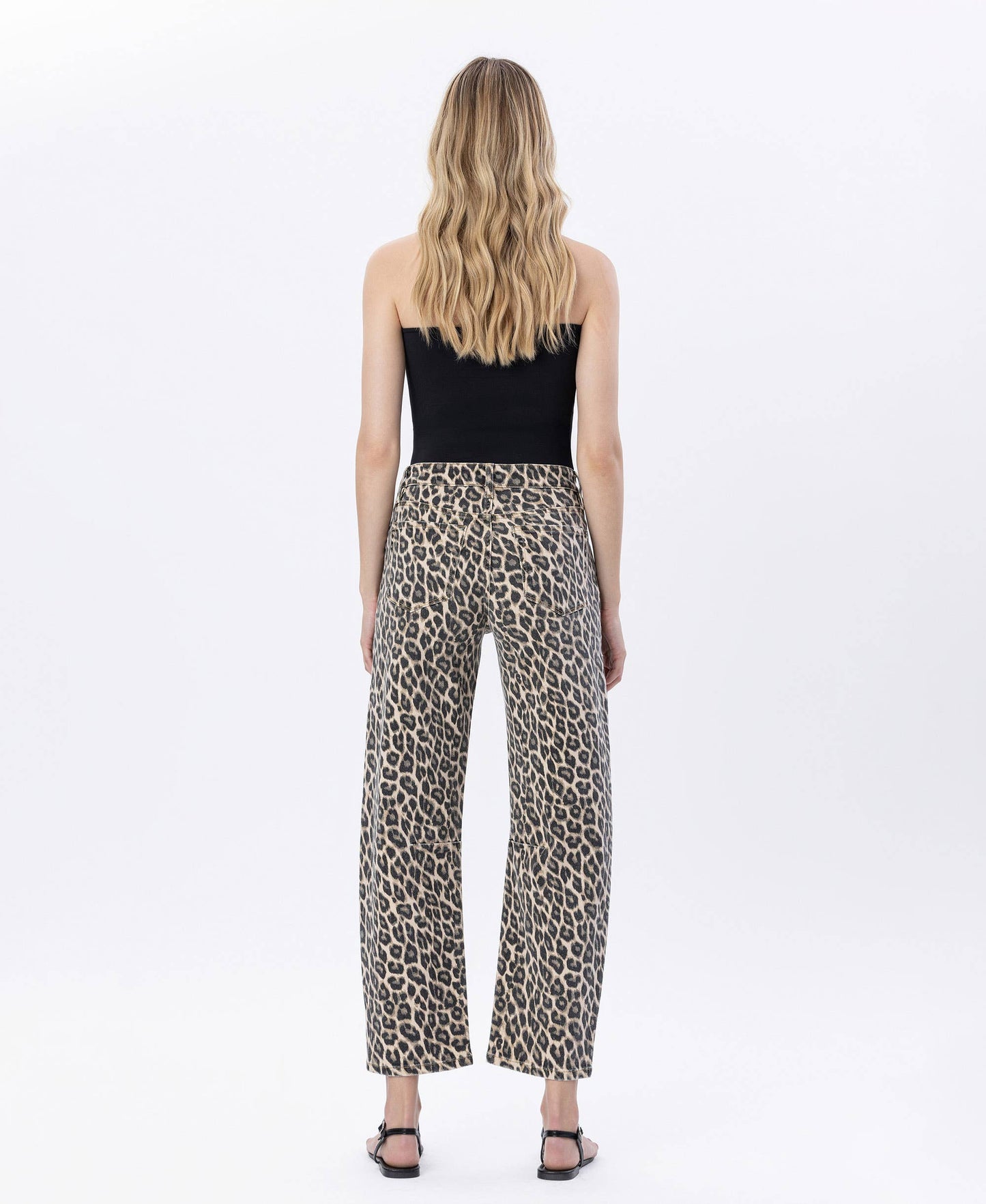 HIGH RISE LEOPARD PRINT BARREL JEANS