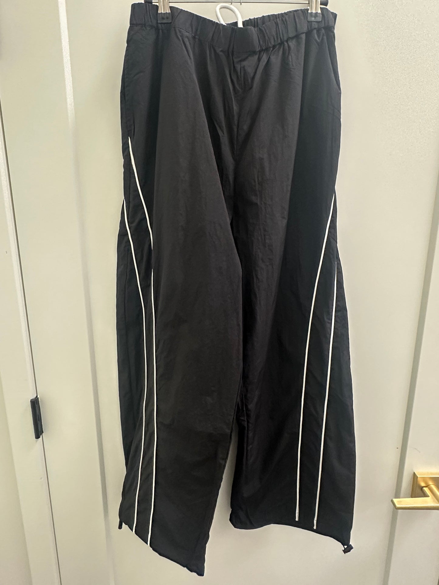 black track pant