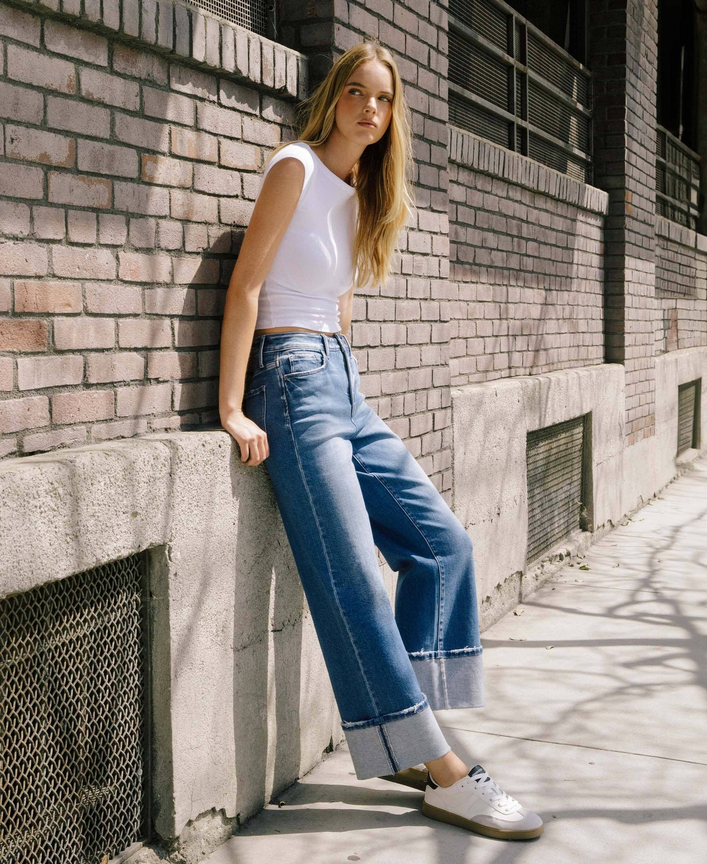 90'S VINTAGE SUPER HIGH RISE CUFFED FLARE JEANS