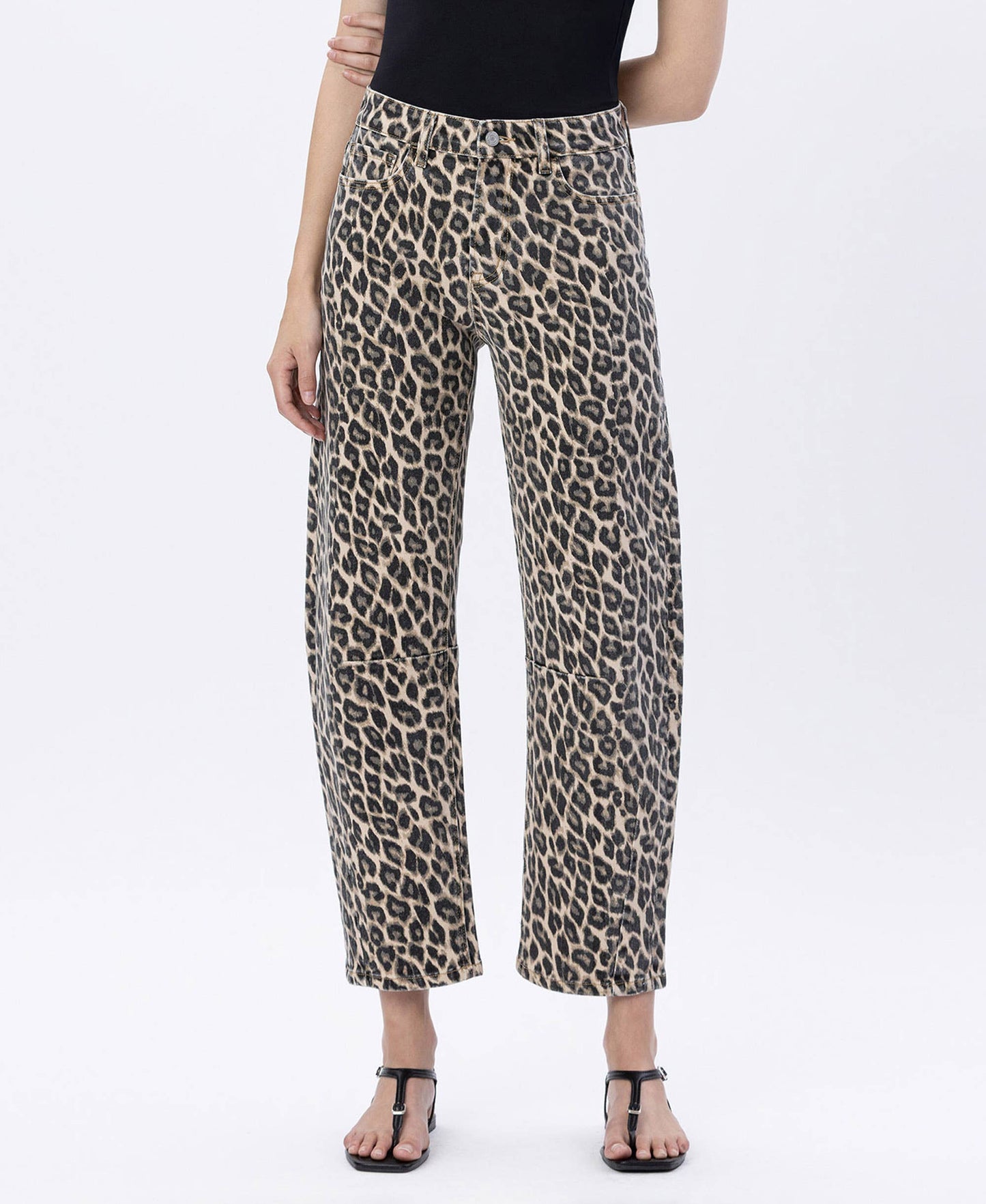 HIGH RISE LEOPARD PRINT BARREL JEANS