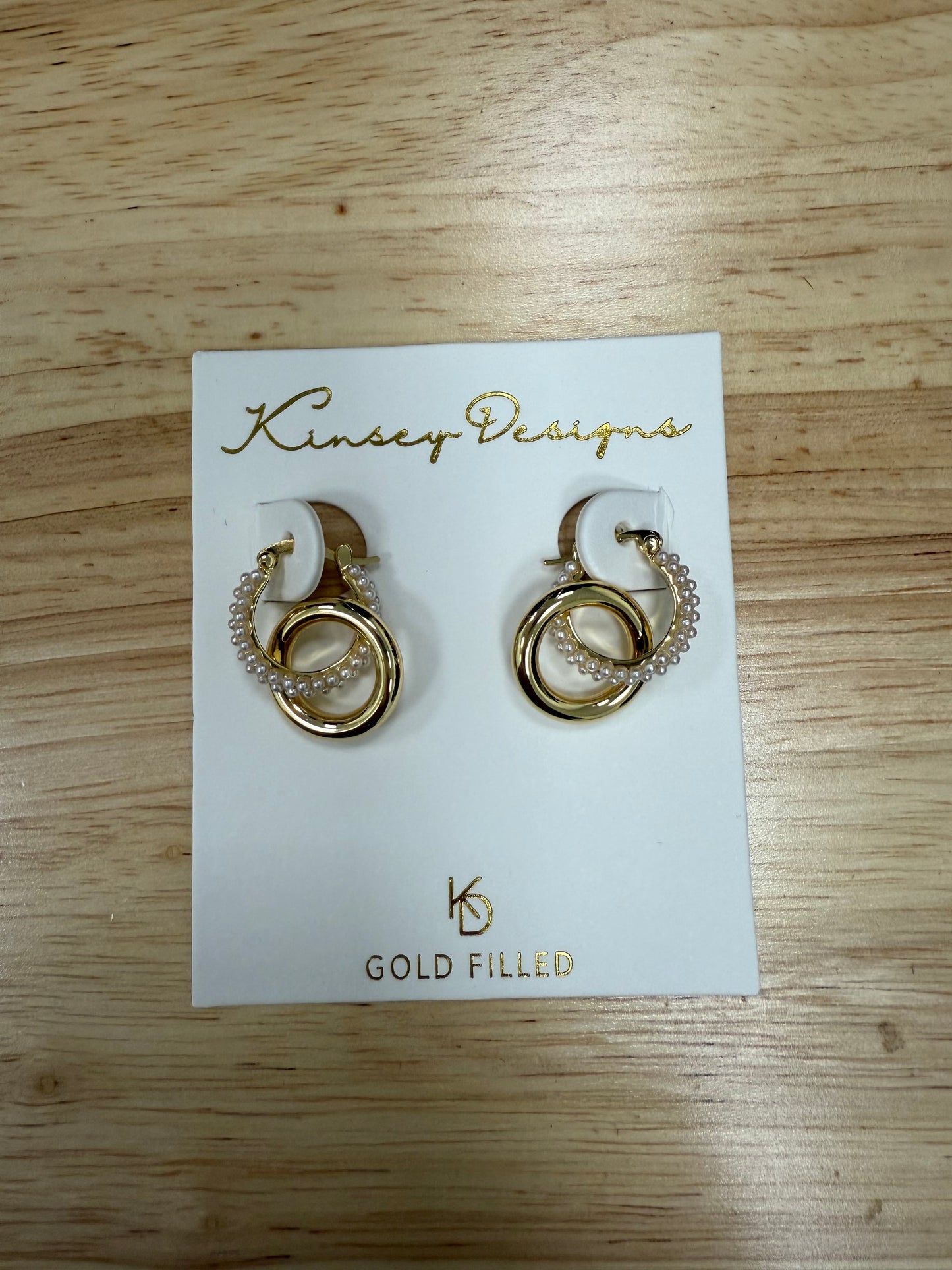 HOLLAND PEARL HOOP EARRING - Kinsey Designs