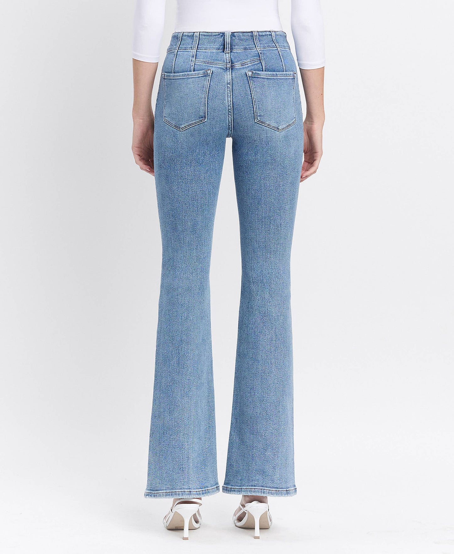 HIGH RISE FRONT POCKET W DART DETAIL FLARE JEANS