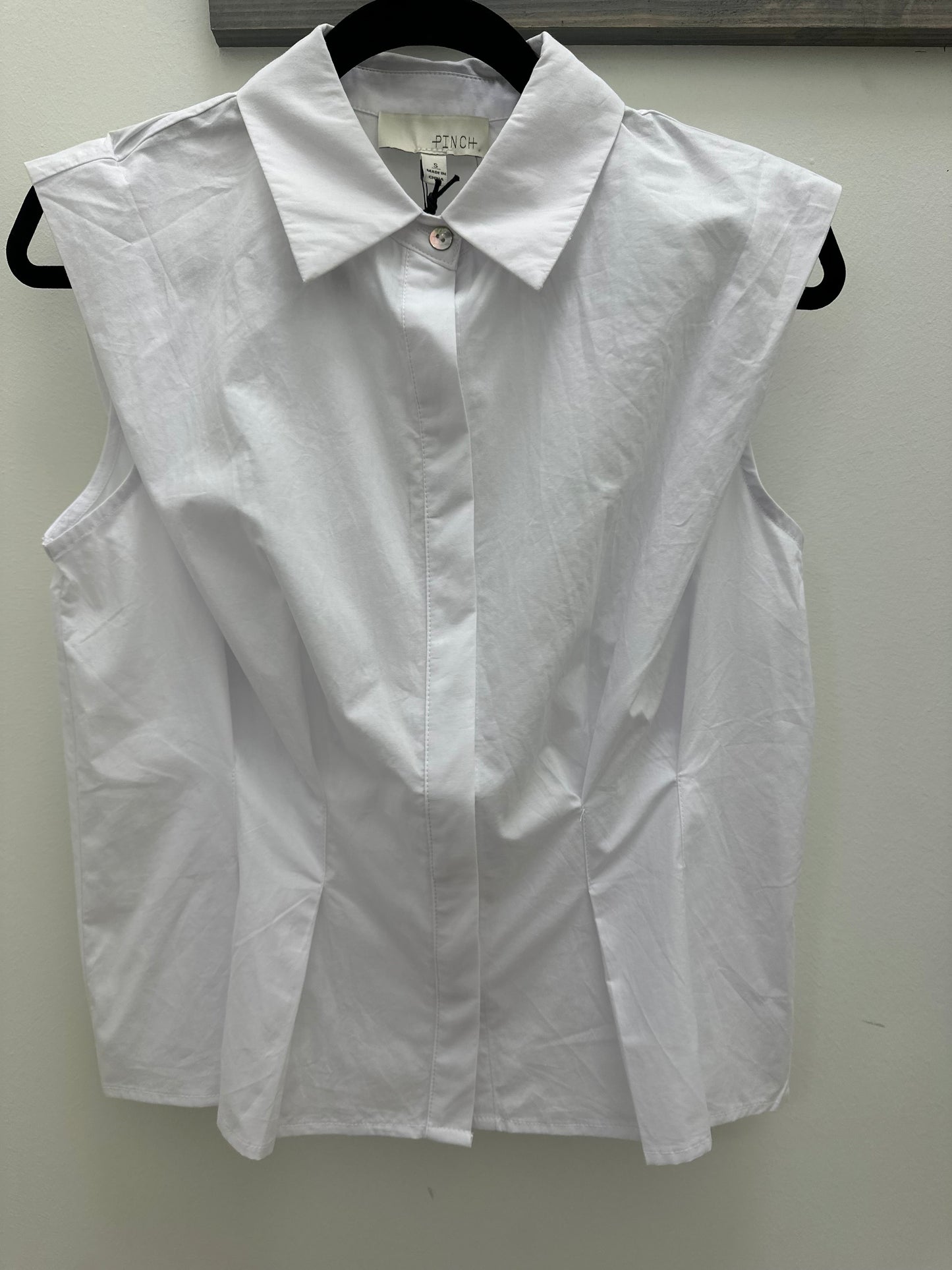 SLEEVELESS PEPLUM BUTTON DOWN SHIRT (2 colors)