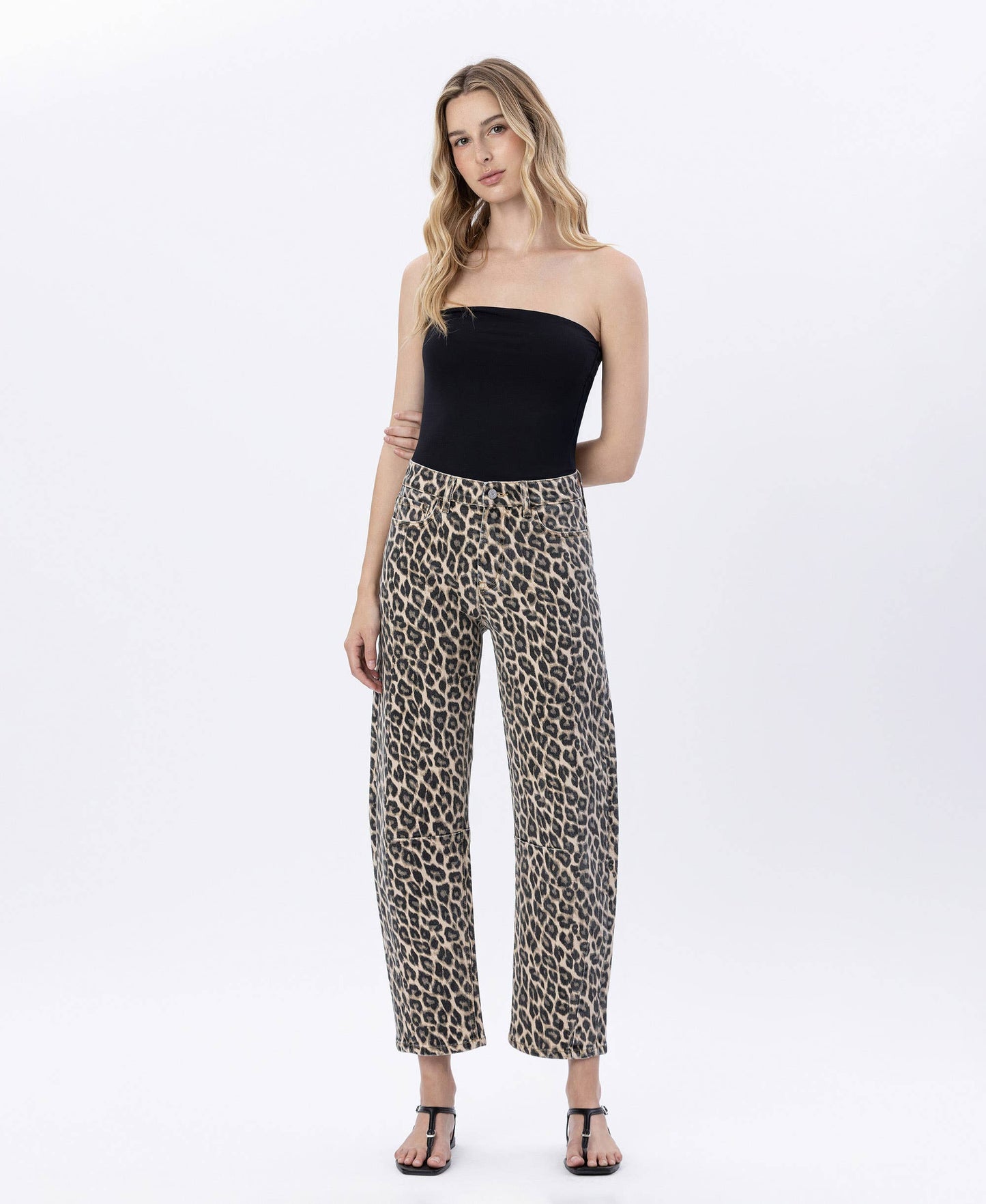 HIGH RISE LEOPARD PRINT BARREL JEANS