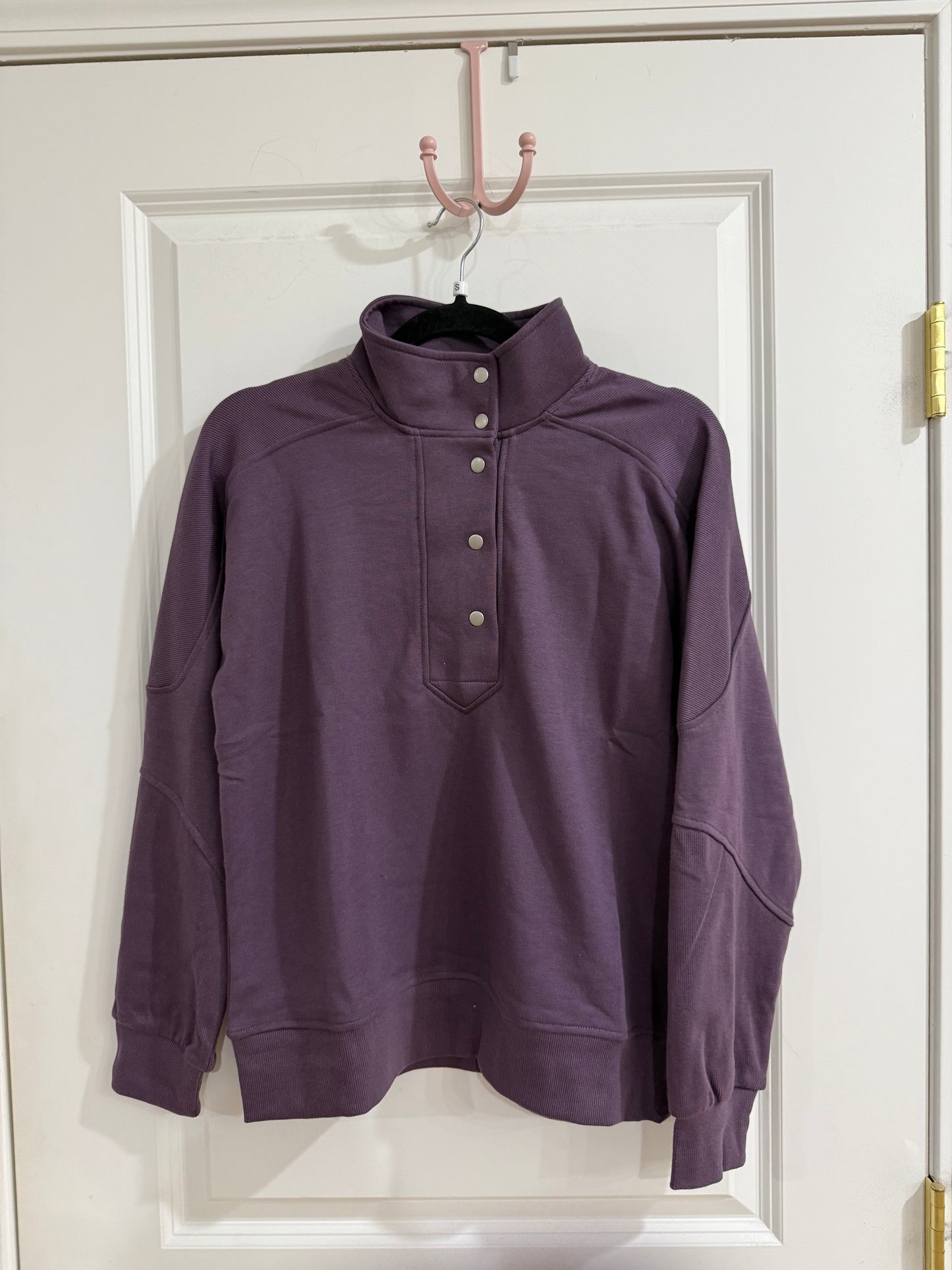 Snap front pullover (2 colors)