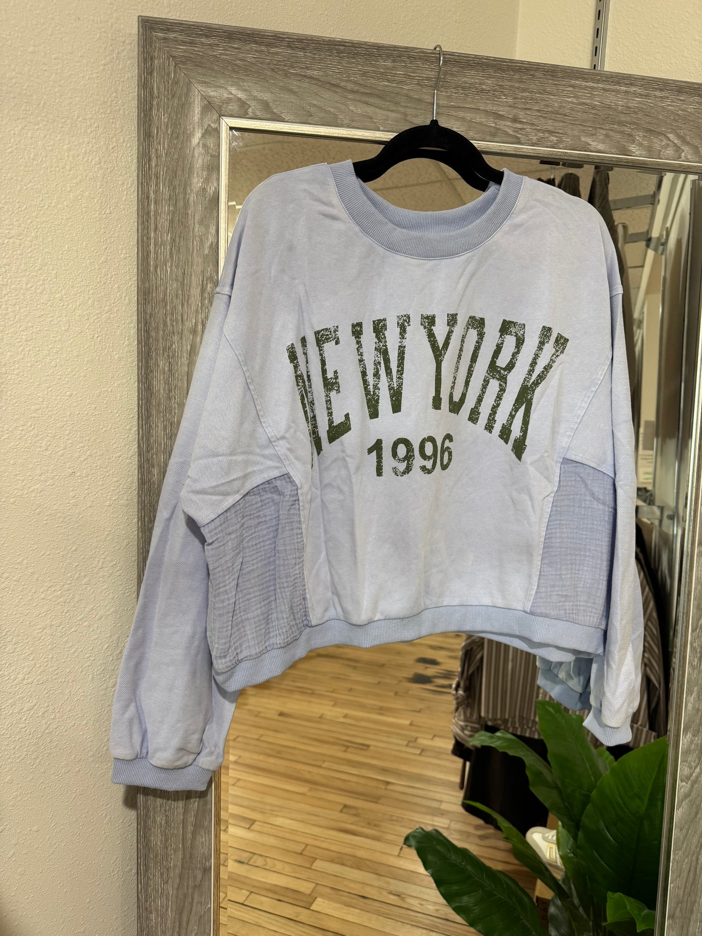 periwinkle new york sweatshirt