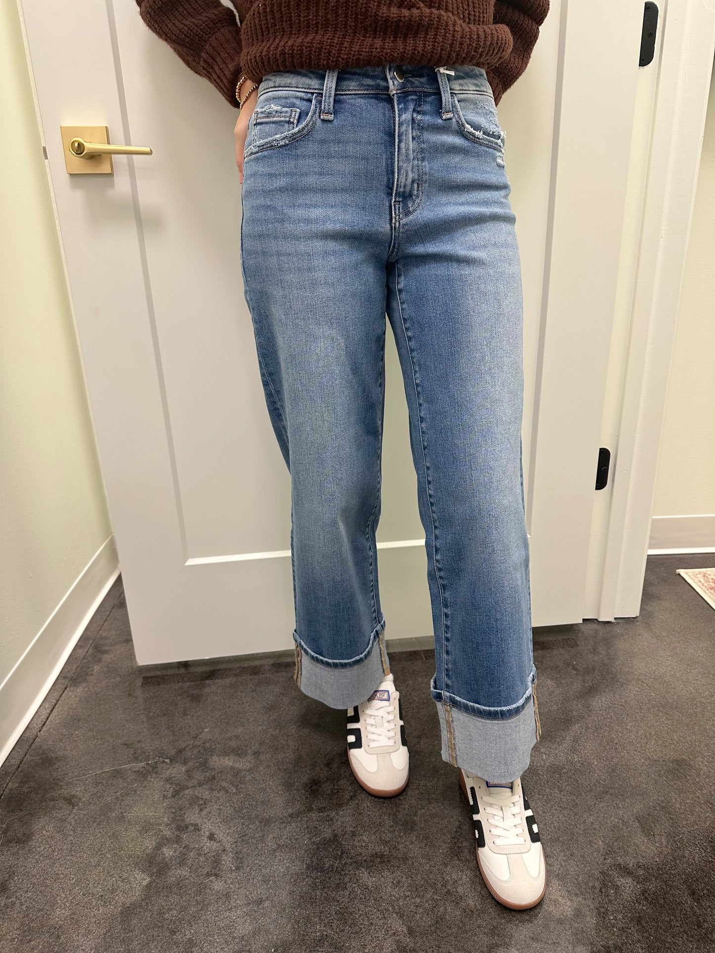 HIGH RISE CUFFED WIDE JEANS