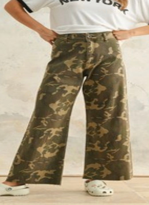 CAMOUFLAGE PRINT STRETCH PANTS