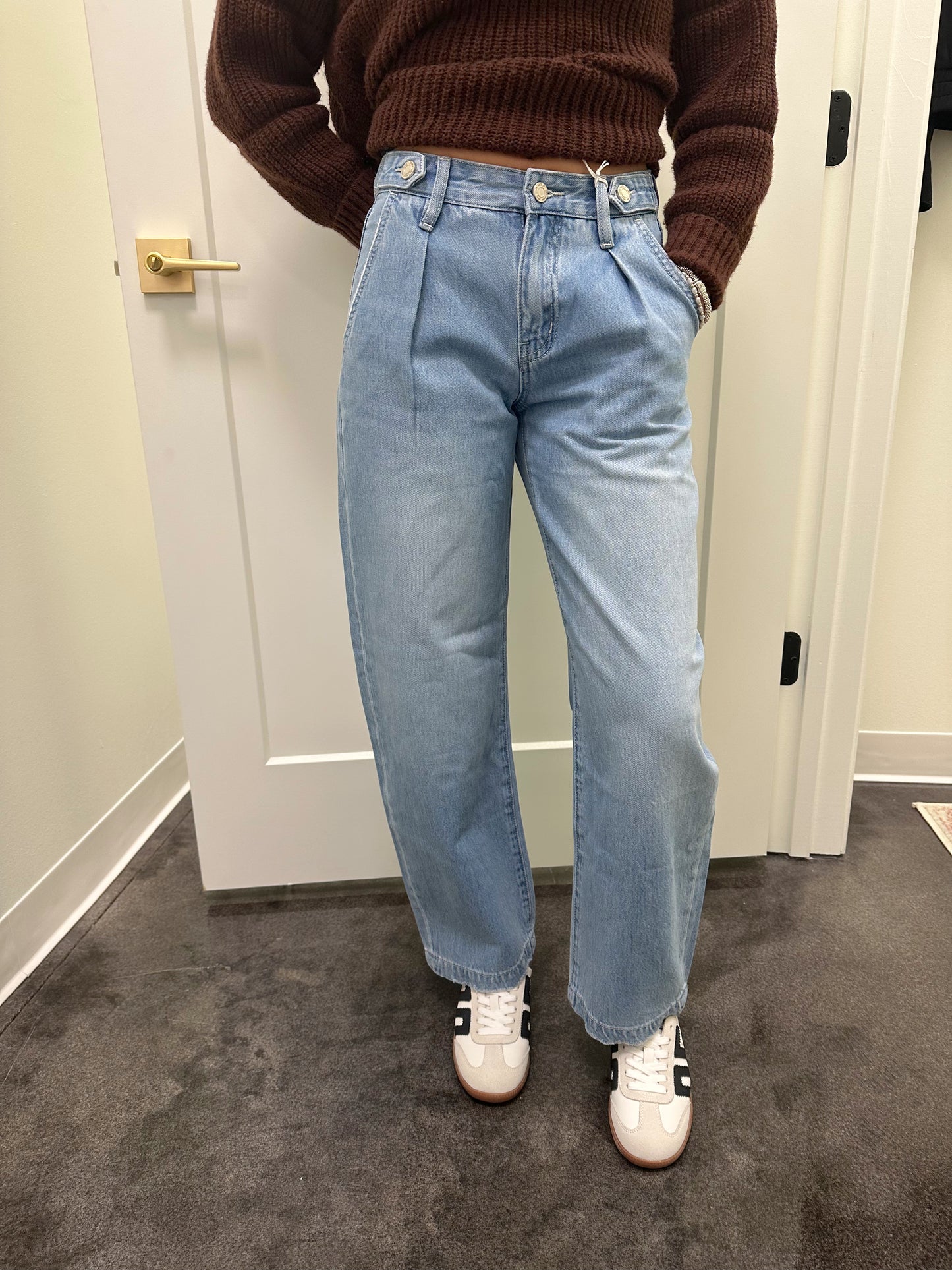 HIGH RISE- Upbeat JEANS