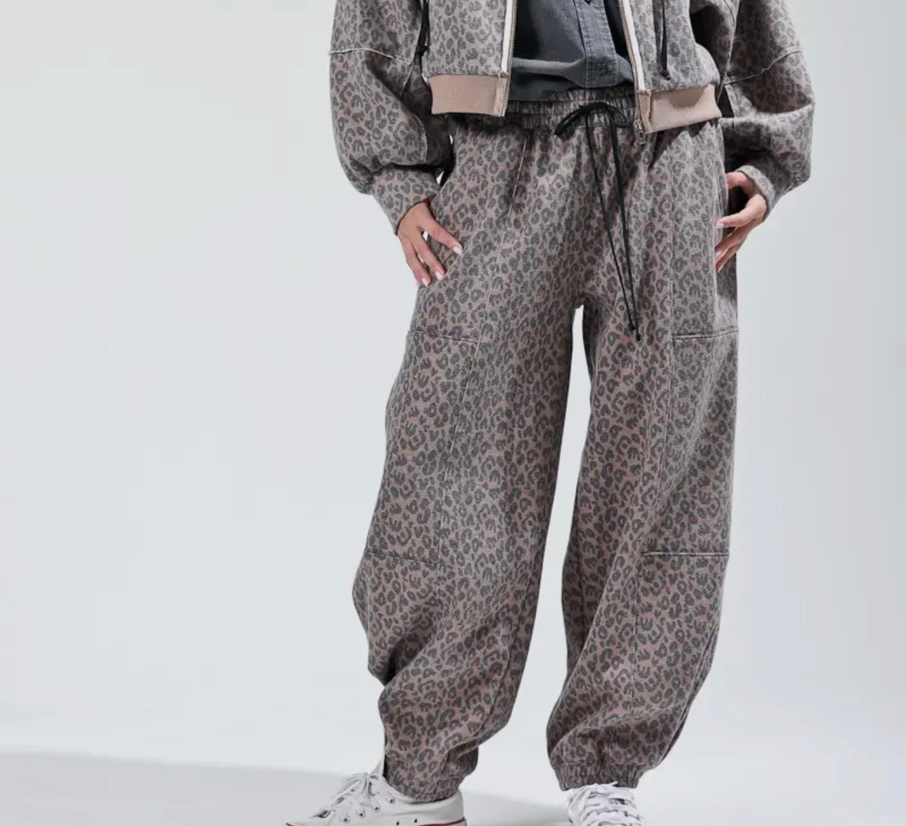 leopard joggers (2 colors)