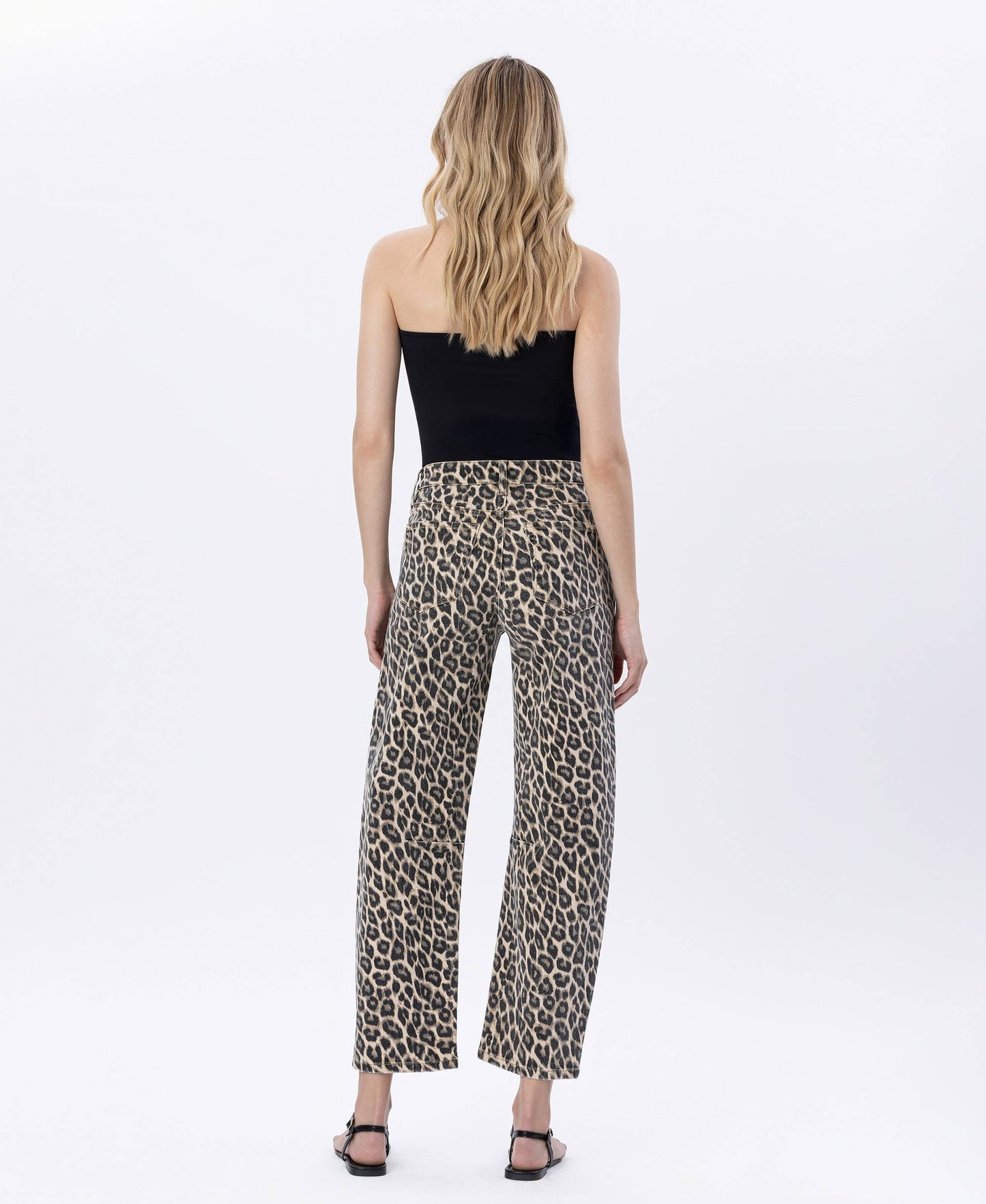 HIGH RISE LEOPARD PRINT BARREL JEANS