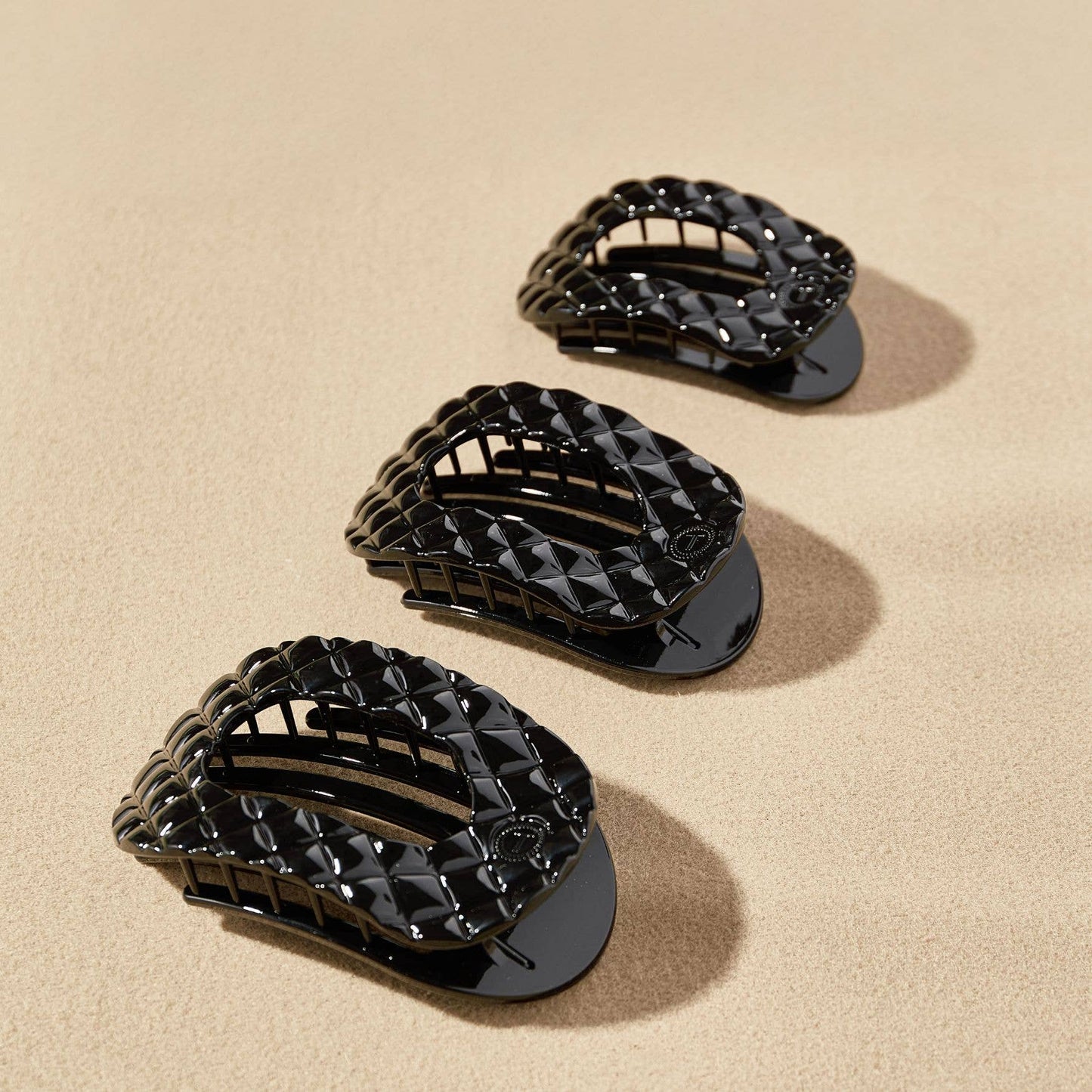 Flat Round Hair Clip | Medium | Jet Black Quilted