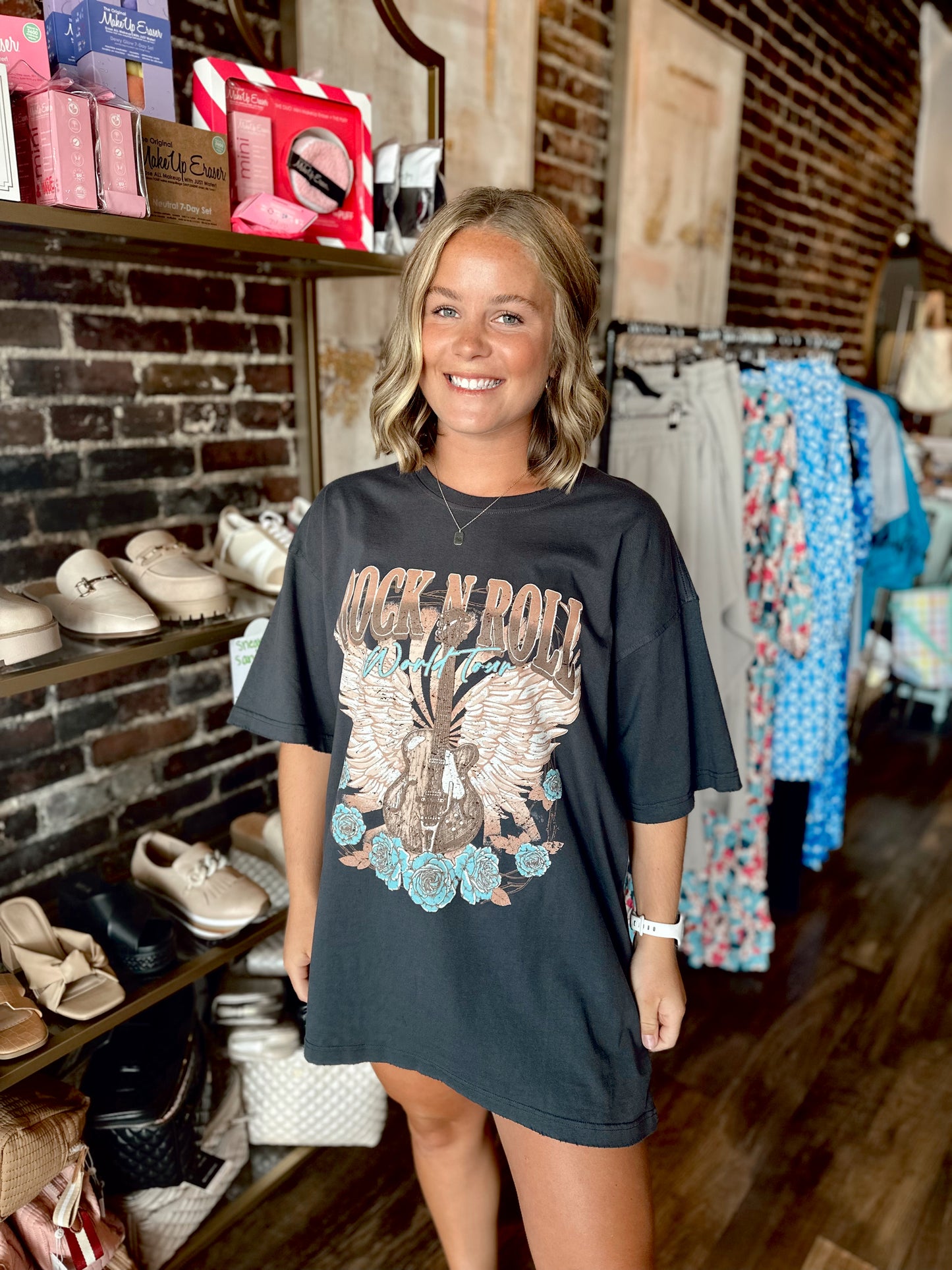 Gray flower rock n roll graphic tee