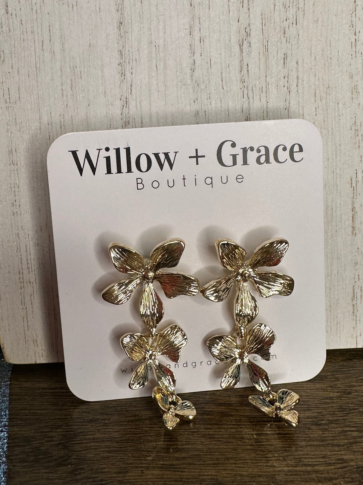 Flower drop earring