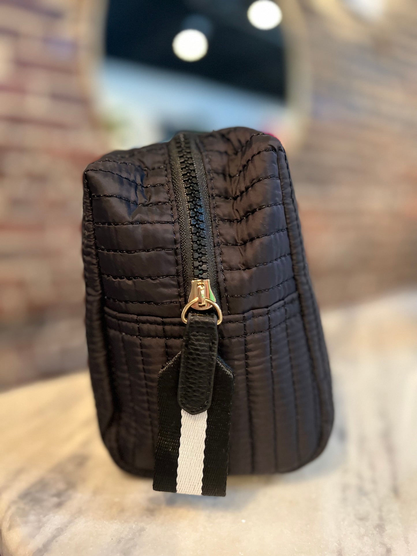 Ezra Cosmetic Pouch - black