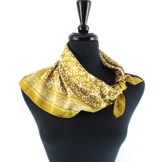 S25189 Lightweight Square Scarf