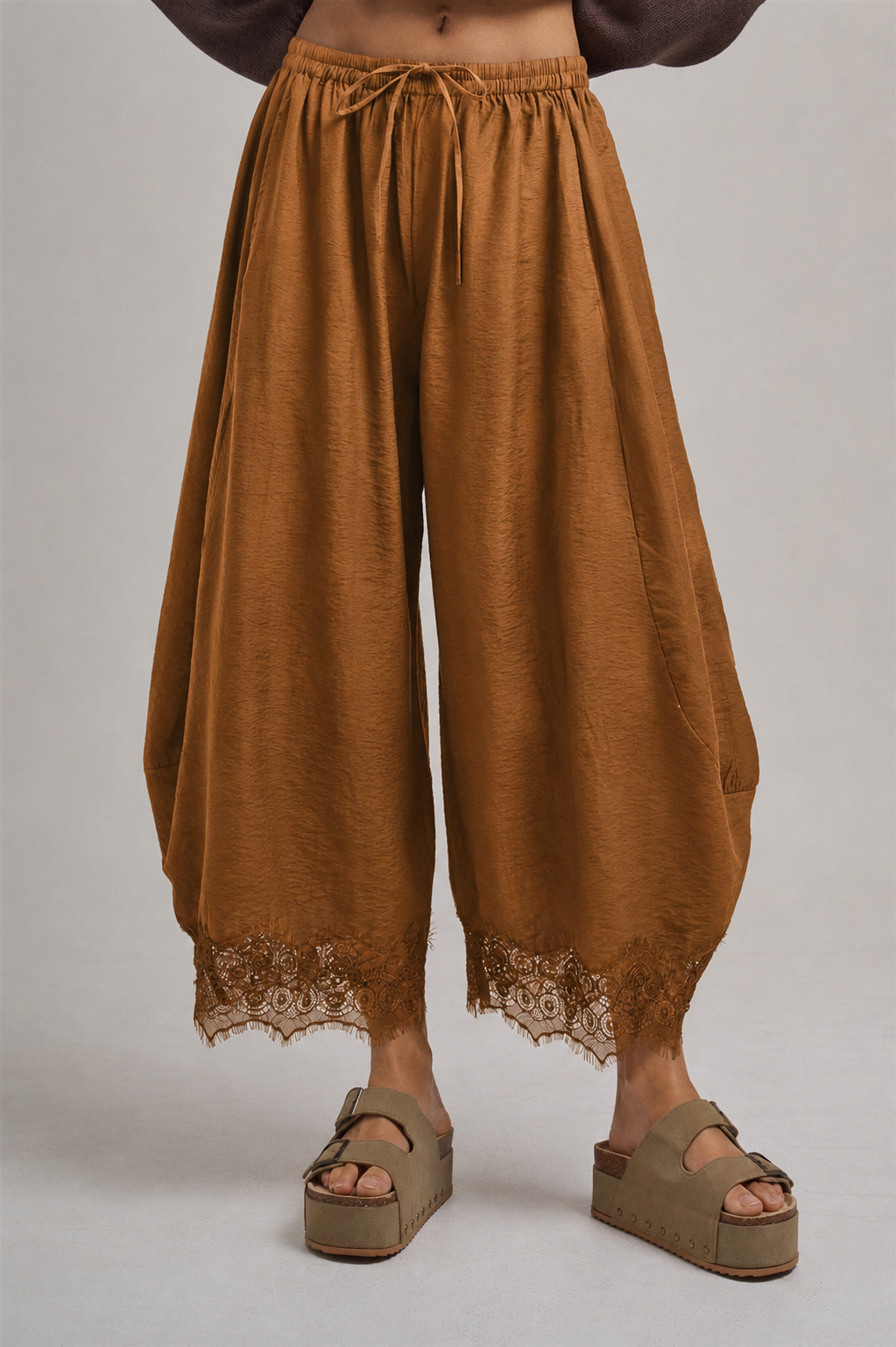 LIGHTWEIGHT BALLOON LEG PANTS WITH DELICATE LACE