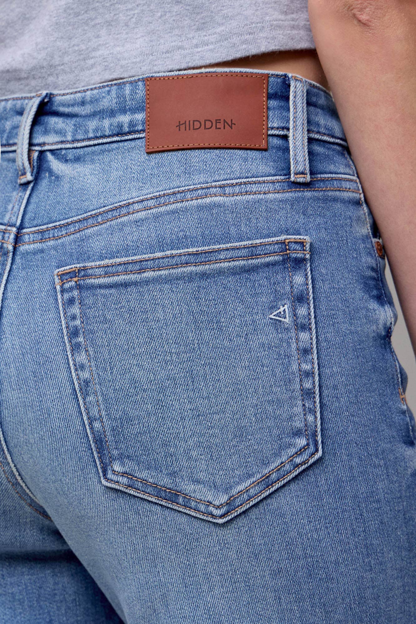 Medium Vintage Stretch Clean Dad Jean