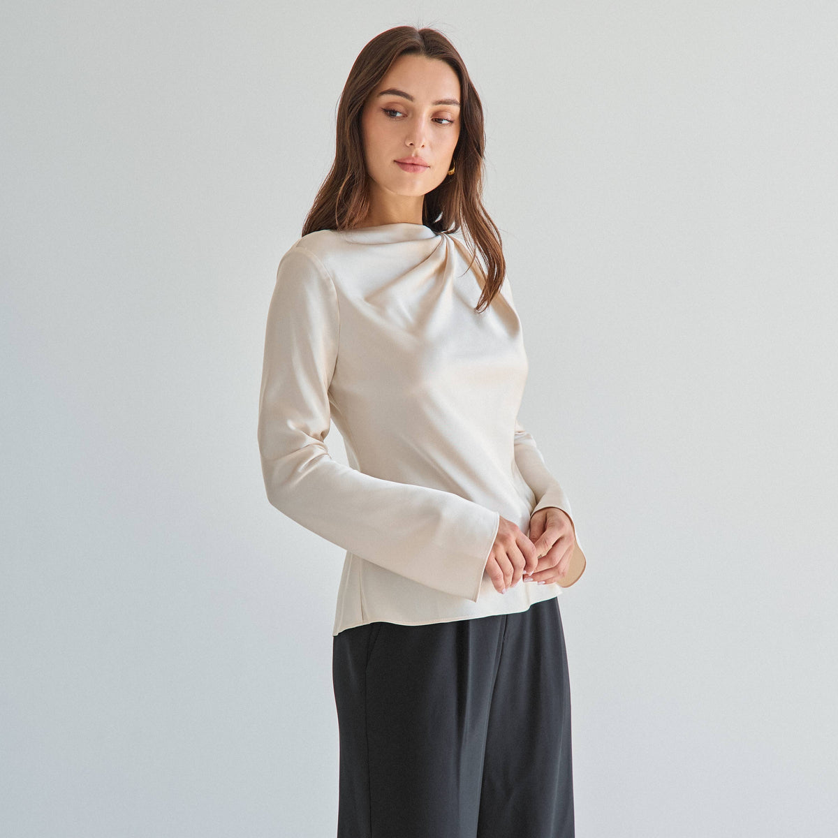 AT3536 Draped stain blouse