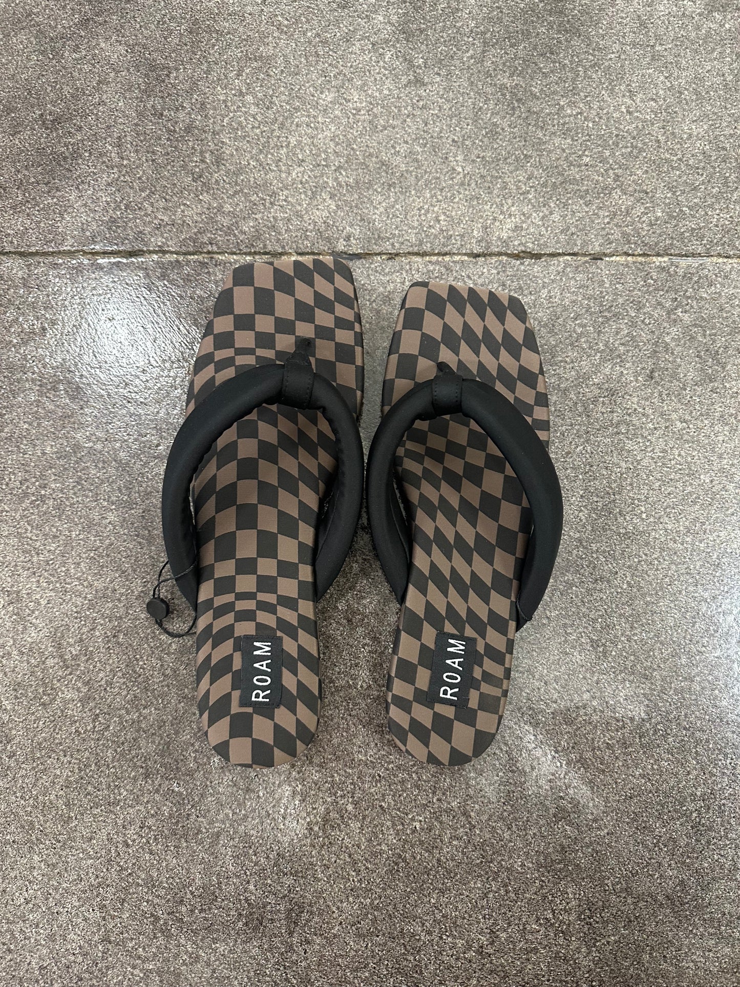 THE SQUARE THONG - Roam