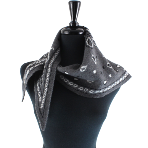 S26324 Pull-Through Polyester Triangle Scarf