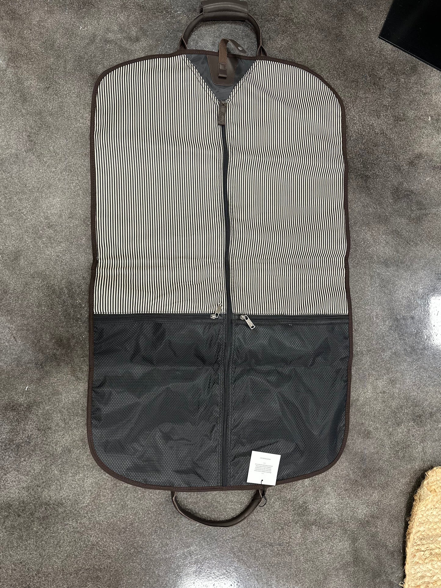 Brock Garmet Bag
