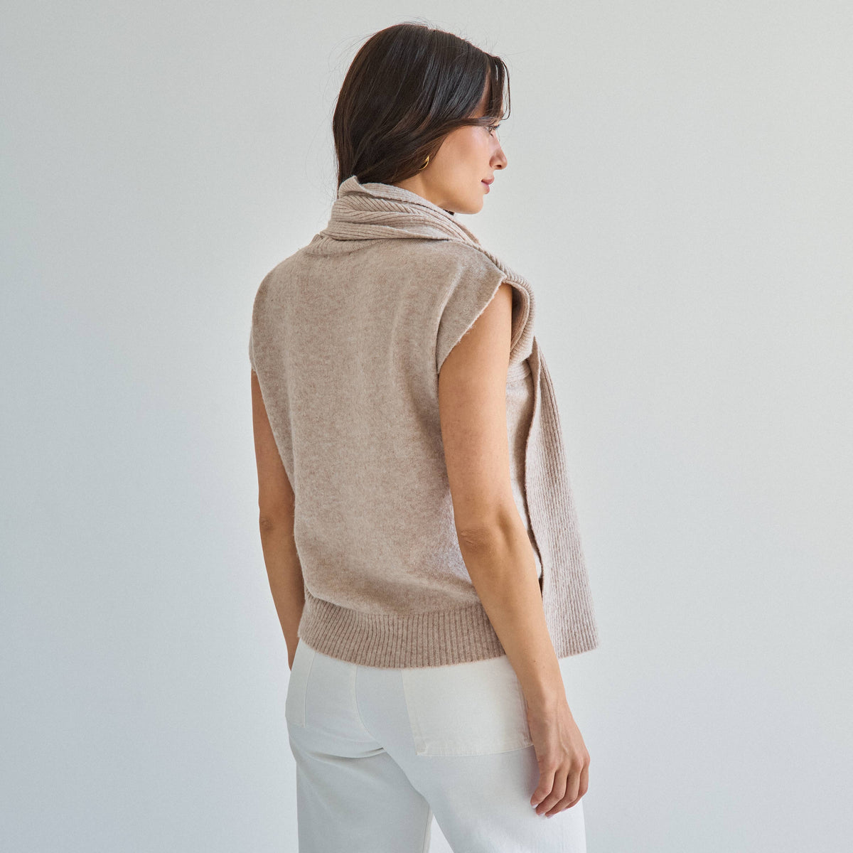 AT3382 Scarf sweater