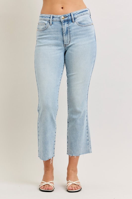 JUDY BLUE mid rise kick flare light wash jean