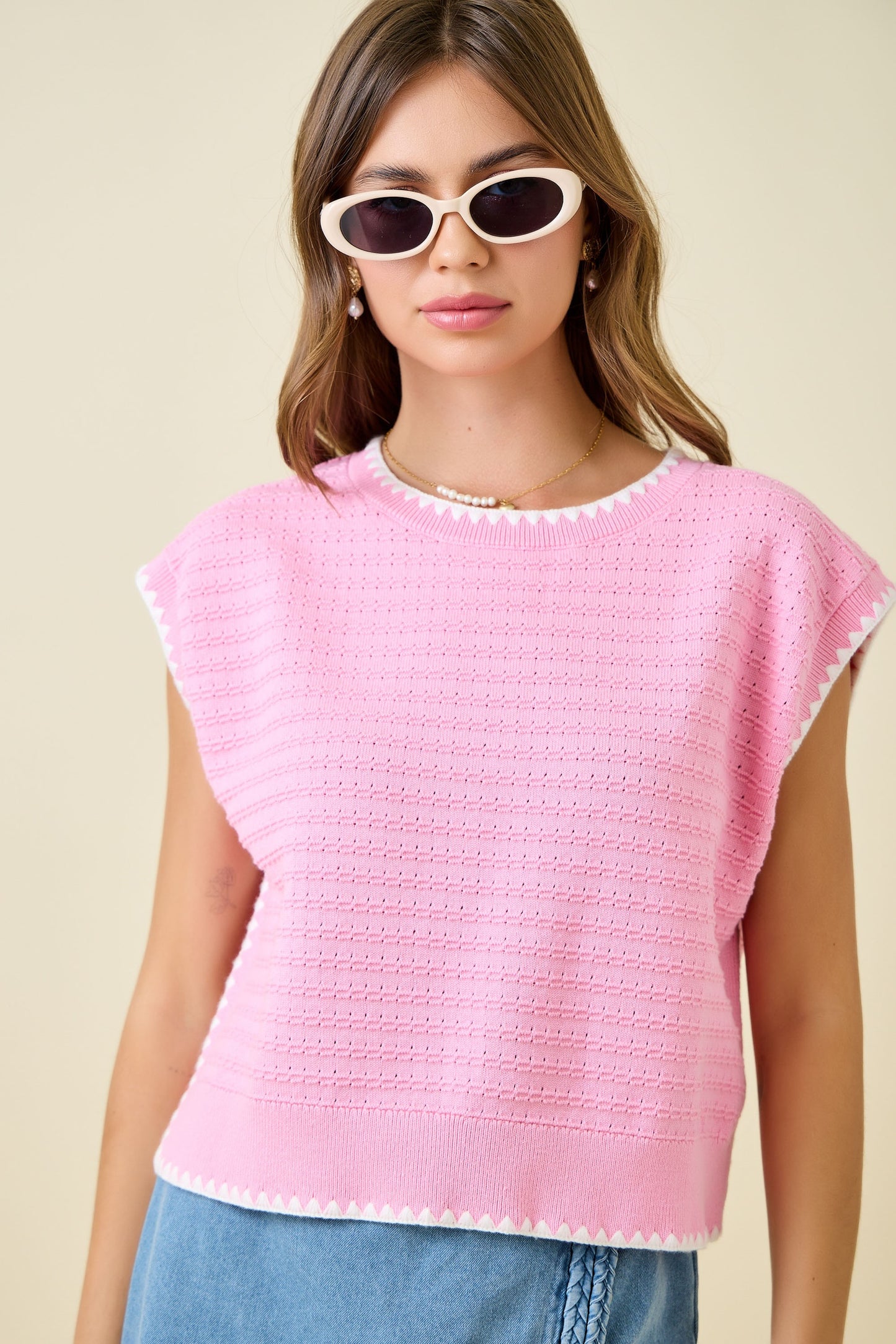 SLEEVELESS KNIT TEXTURED TOP (2 COLORS)