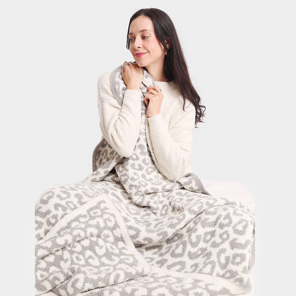 Leopard Patterned Reversible Throw Blanket