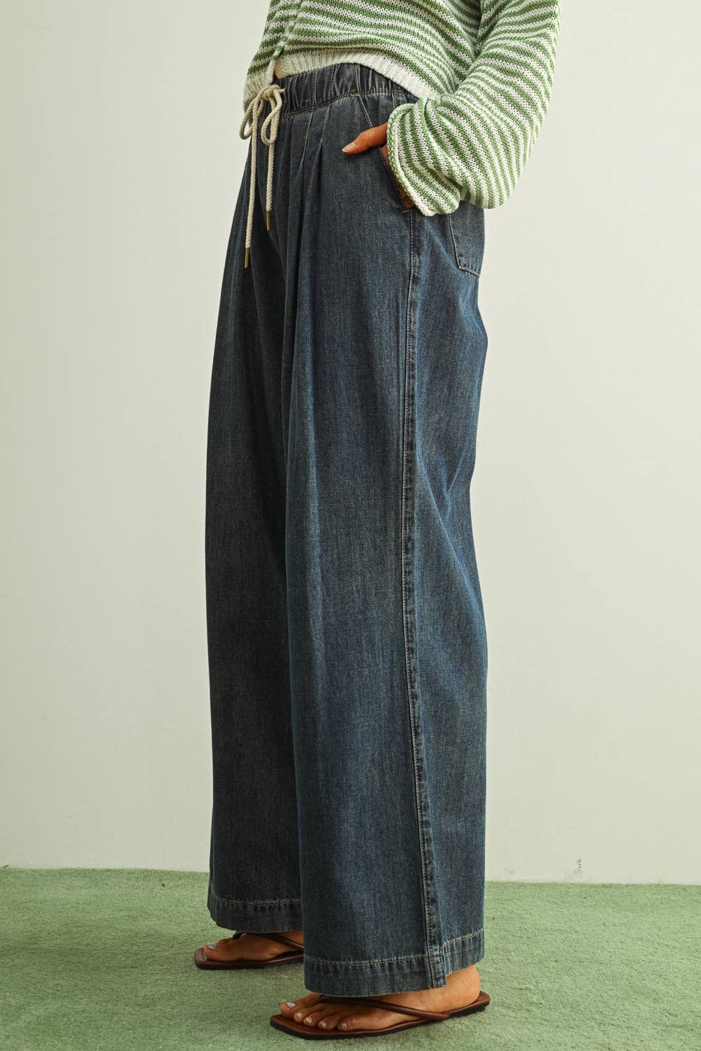 STRAIGHT WIDE LEG WITH ELASTIC PANTS
