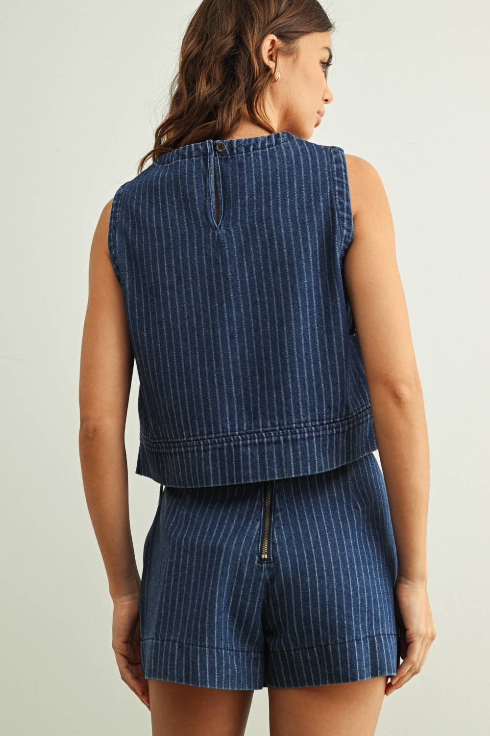 PINSTRIPED DENIM SKORT
