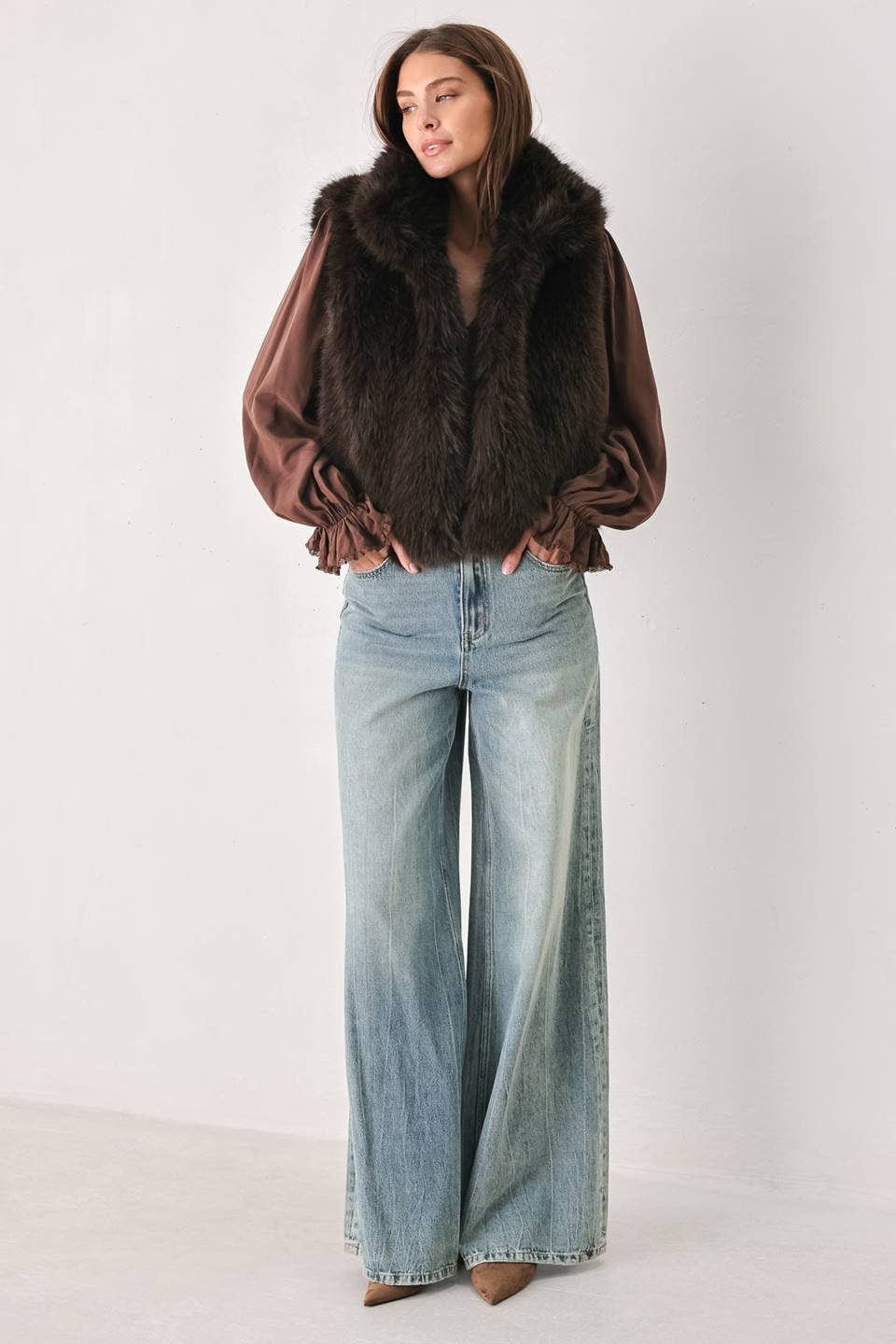 faux fur sleeveless vest CHOCOLATE BROWN