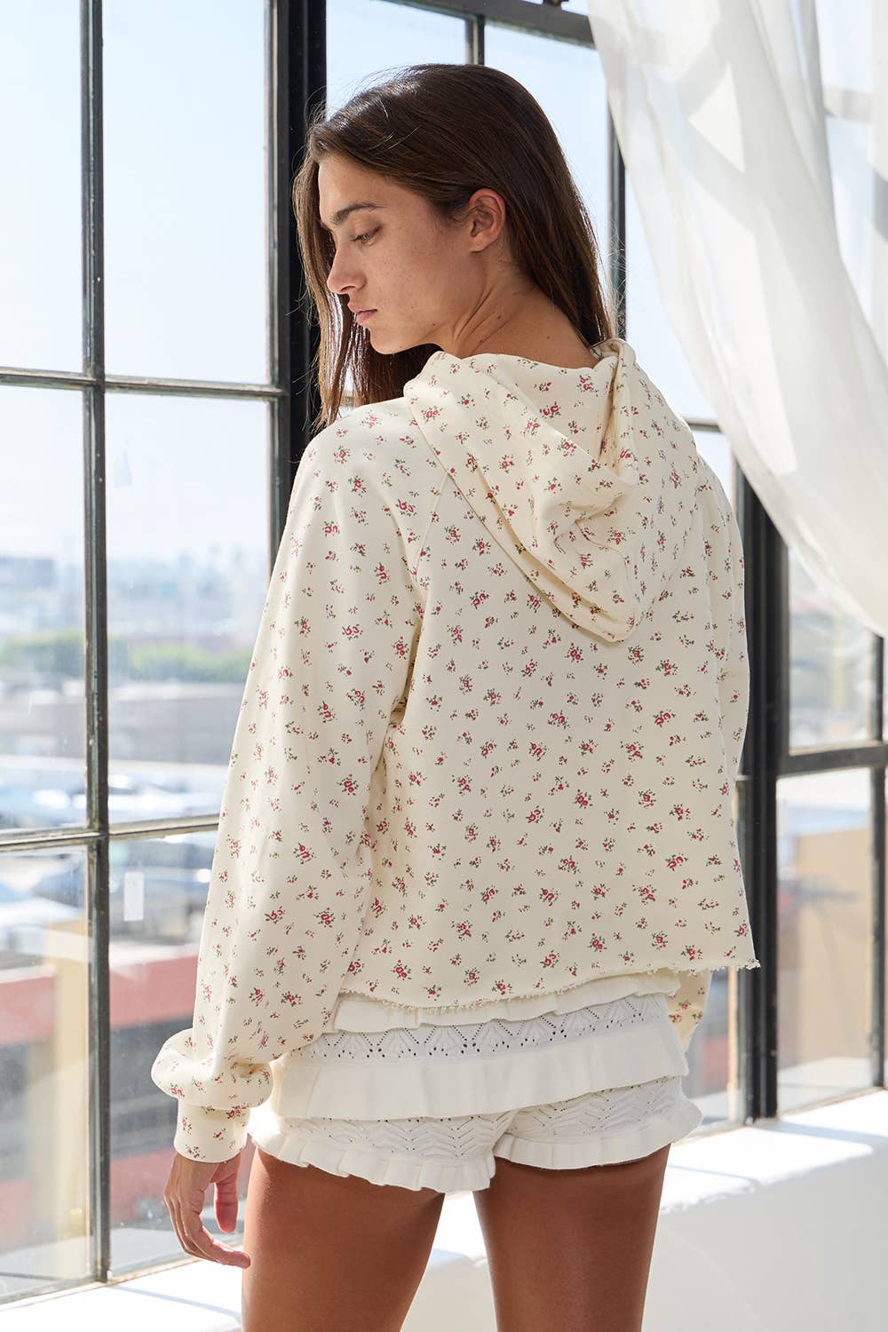 Delicate Peony Floral Print Cropped Pullover Hoodie