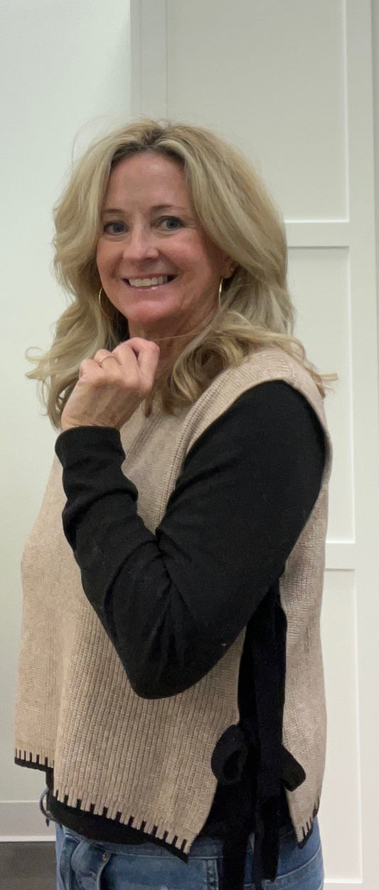 Mock Neck Sleeveless Sweater - taupe/black