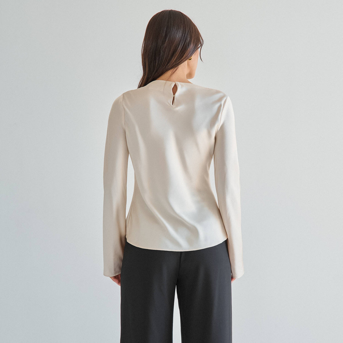 AT3536 Draped stain blouse