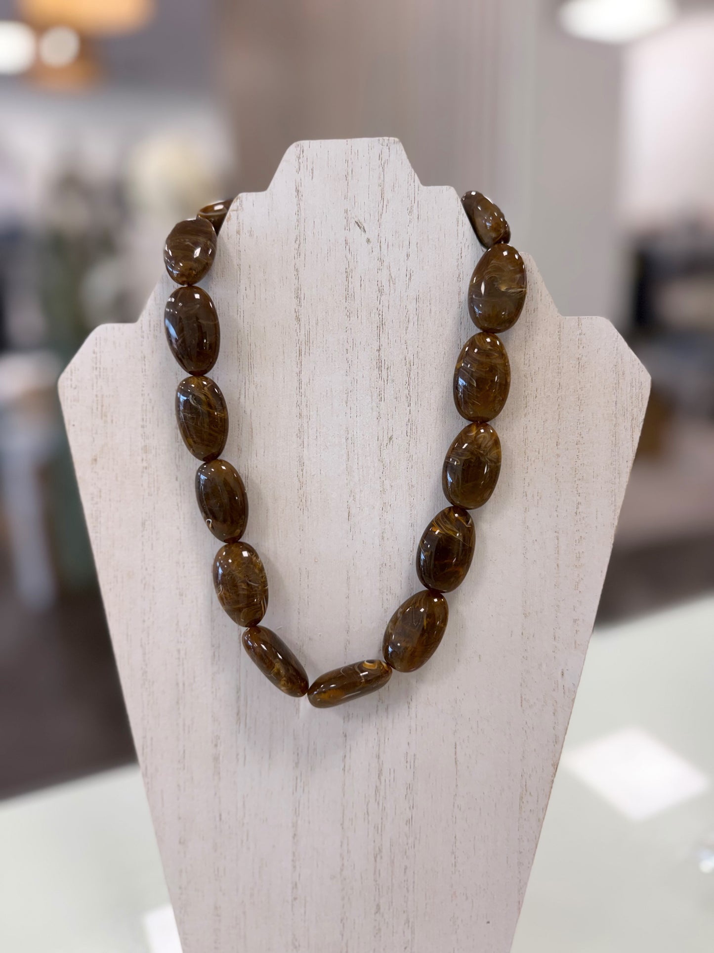 Tortoise oval necklace