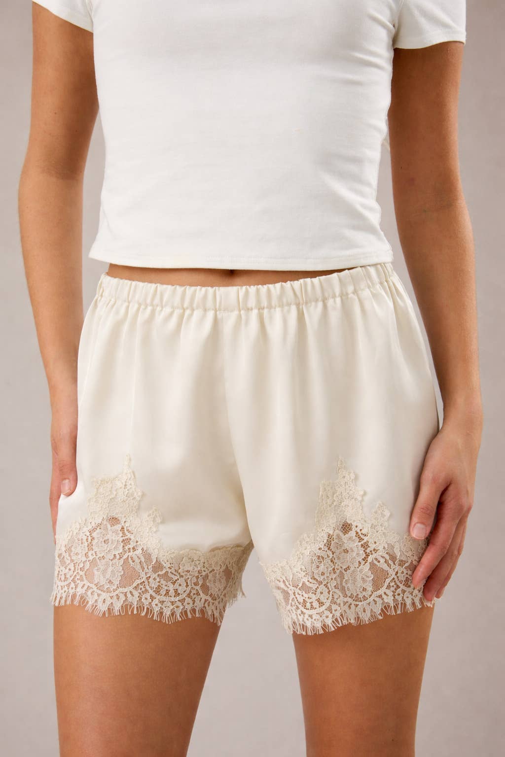 LACE TRIM SHORTS
