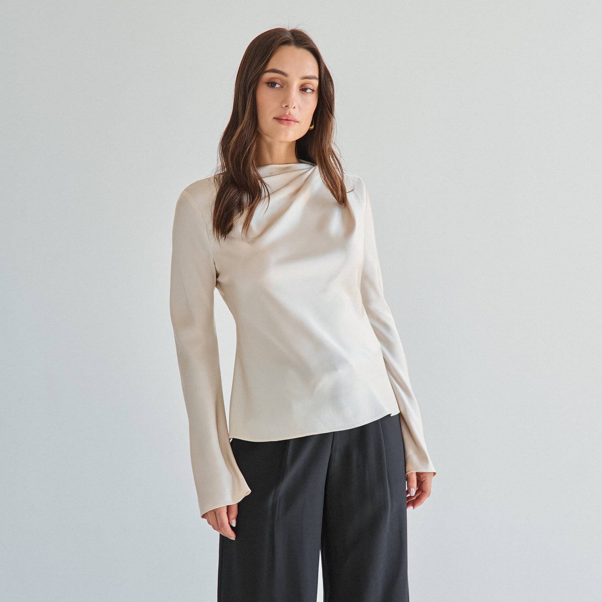 AT3536 Draped stain blouse