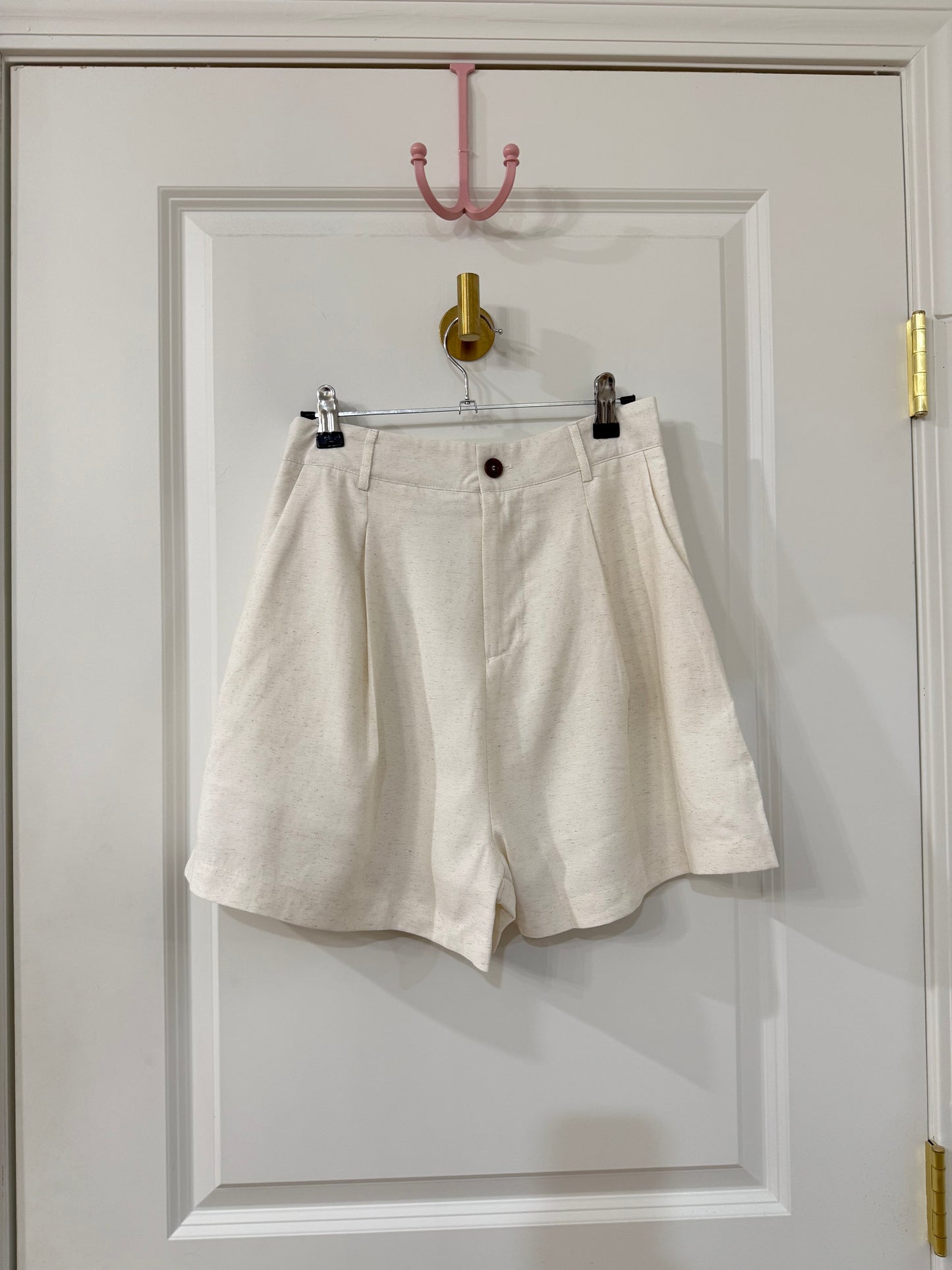 cream elastic waist linen short