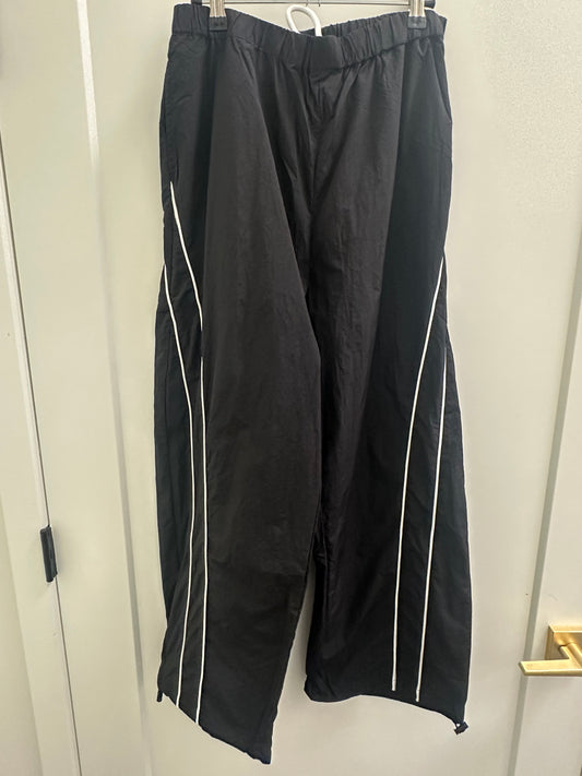 black track pant