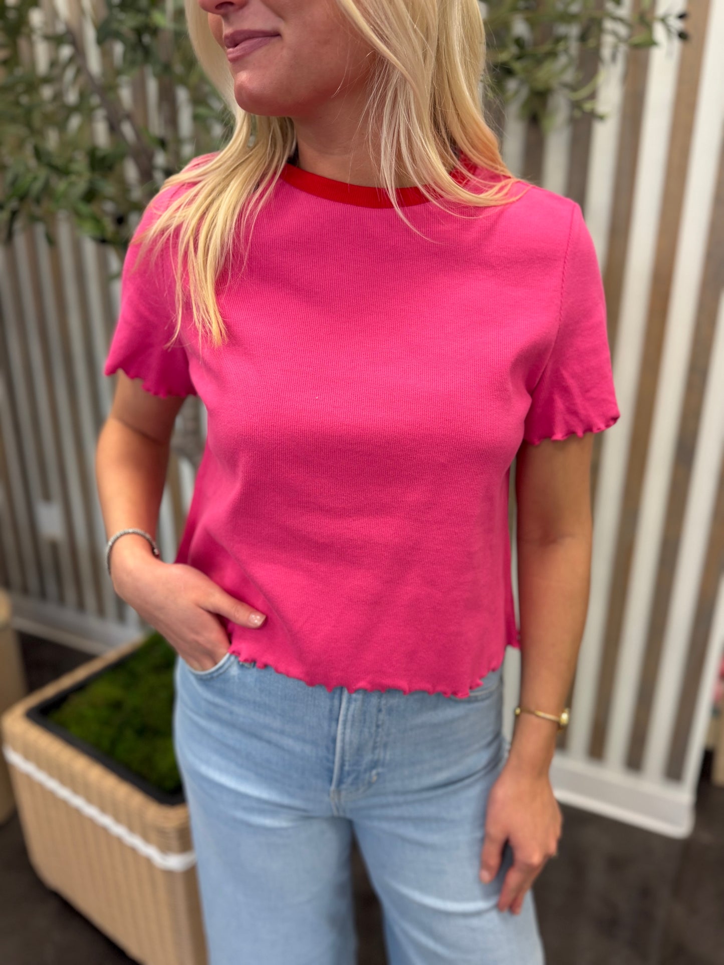 pink/red contrast lettuce hem tee