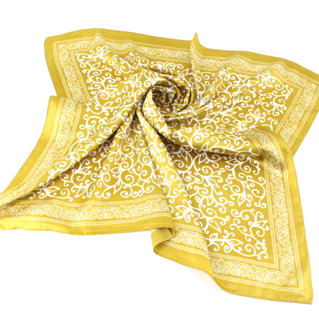 S25189 Lightweight Square Scarf