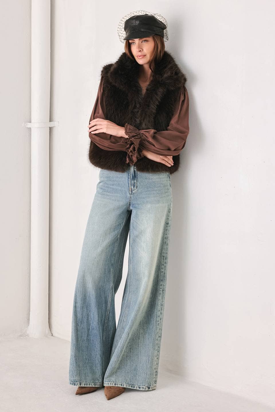 faux fur sleeveless vest CHOCOLATE BROWN