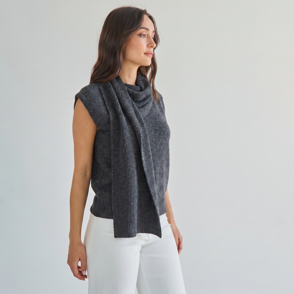 AT3382 Scarf sweater