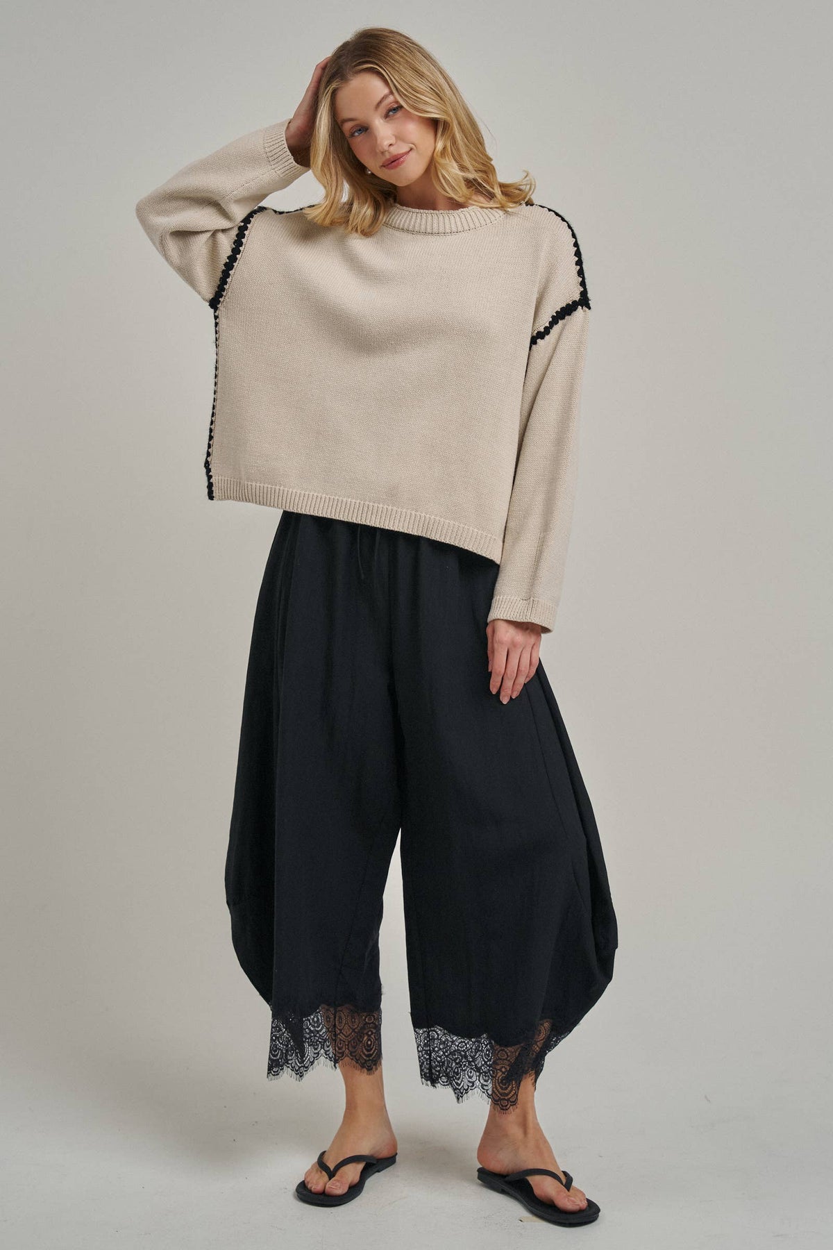 LIGHTWEIGHT BALLOON LEG PANTS WITH DELICATE LACE