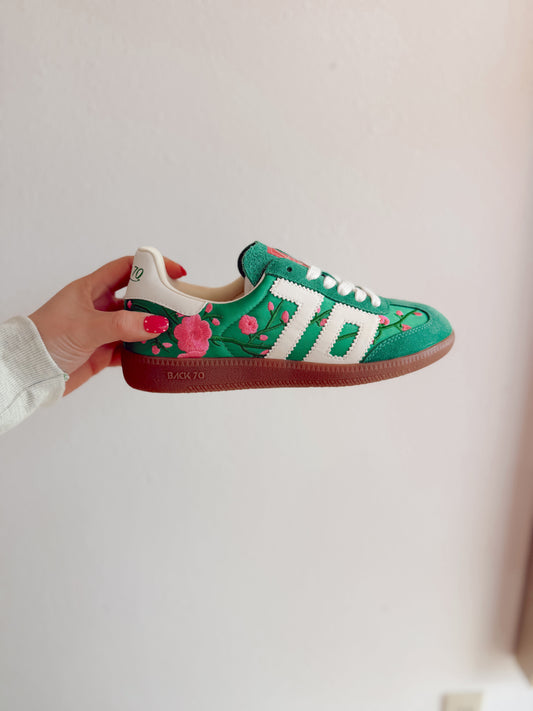 Back70 green floral